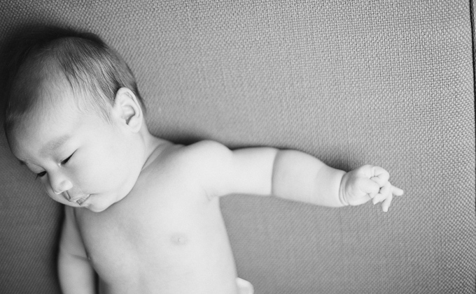 toronto-baby-photographer-candid-baby-photography-natural-baby-photos-non-posey-baby-photography-janice-yi-photography-7