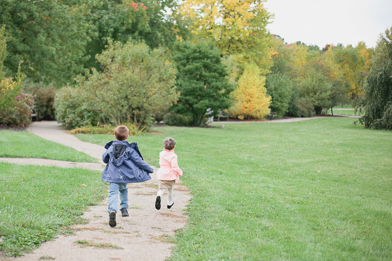 family-portrait-photographer-toronto-natural-fun-family-photography-janice-yi-photography-1.jpg