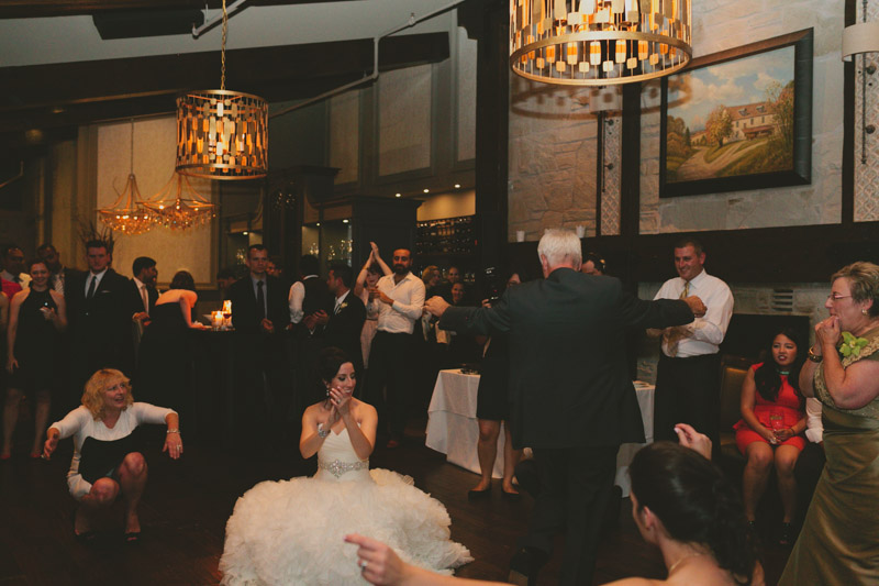 greek-wedding-dance-4