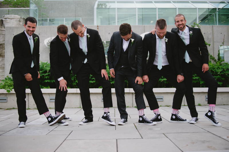 fun-candid-wedding-party-photos