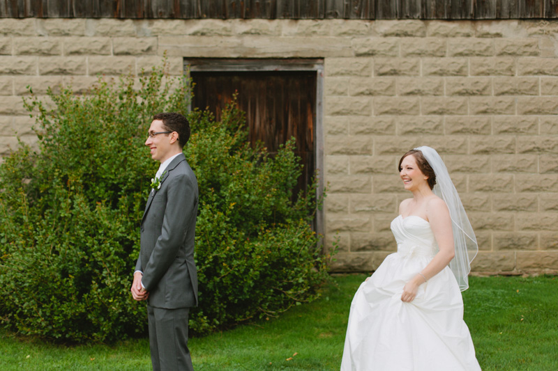 first-look-photos-wedding-photography