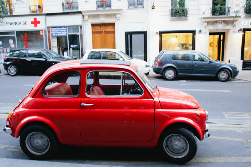 paris-travel-photos-red-vintage-mini