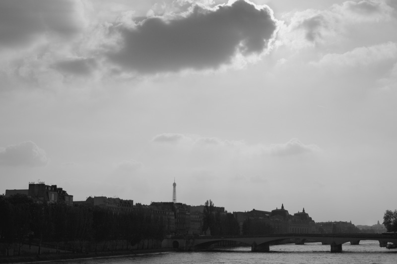 paris-travel-seine-bw-photos