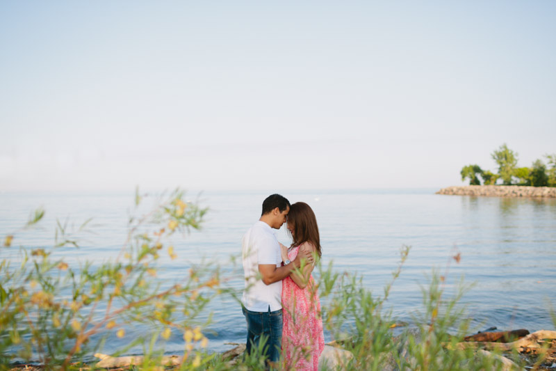 waterfront-engagement-photos-14