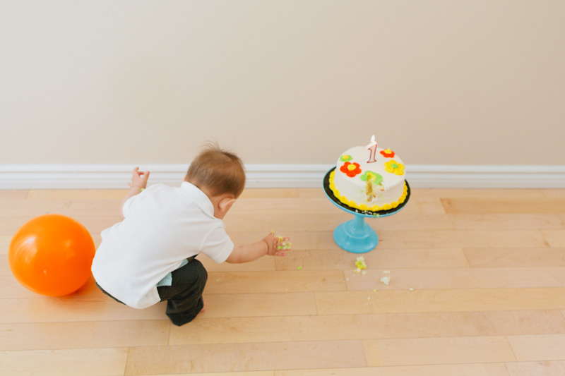 cake-smash-photos-toronto-baby-photographer