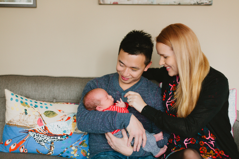 toronto-newborn-photographer-lifestyle-newborn-photography-7