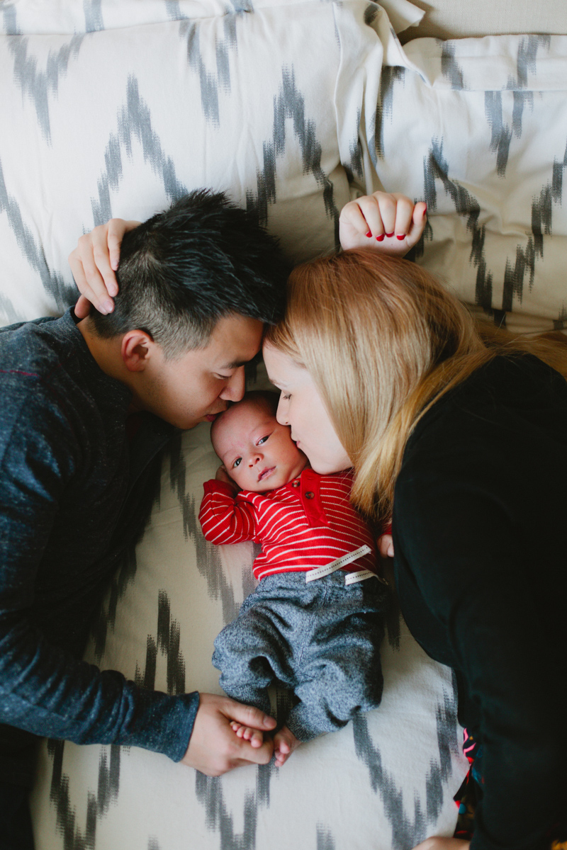 toronto-newborn-photographer-lifestyle-newborn-photography-9