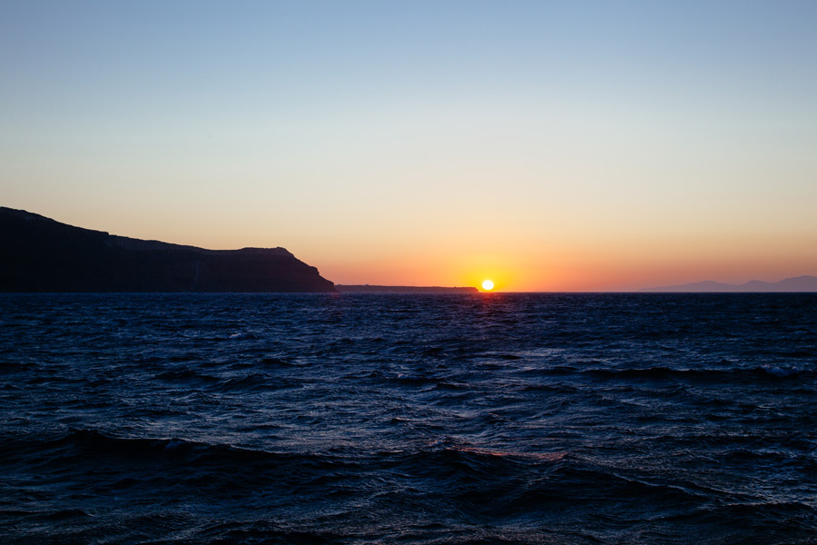 sunset oia santorini