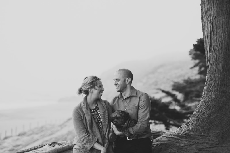 natural and candid engagement photos