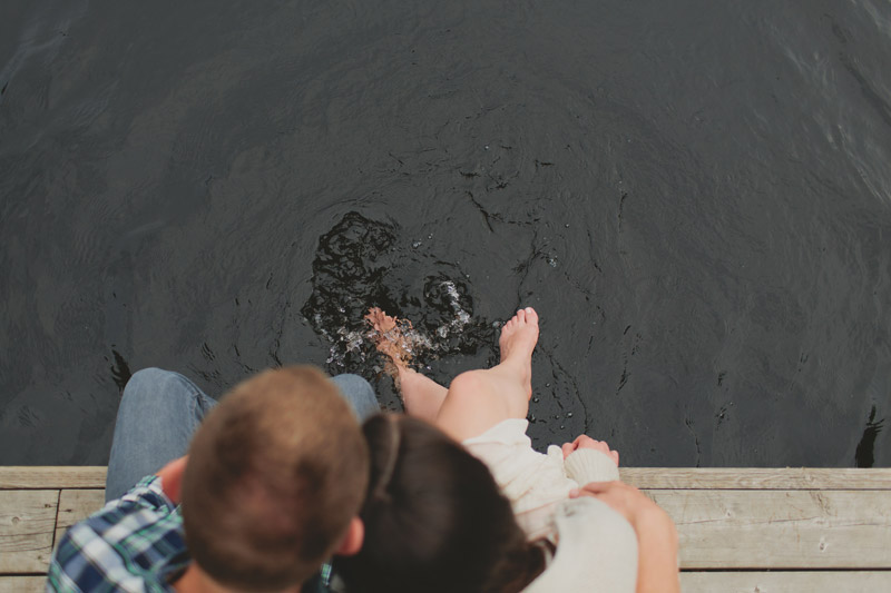 bohemian-cottage-engagement-photos-027