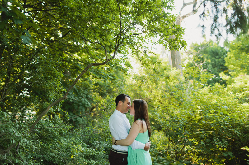 engagement session on toronto island