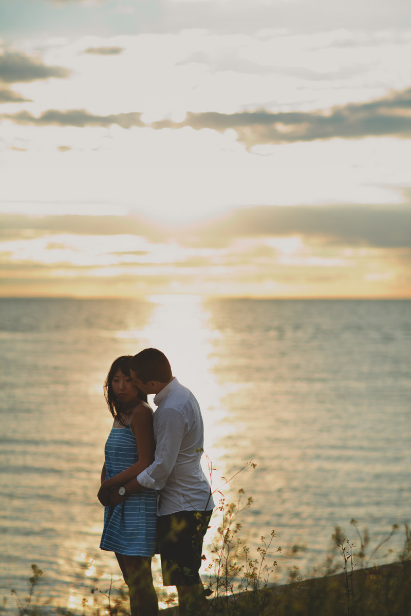 lakefront engagement pictures