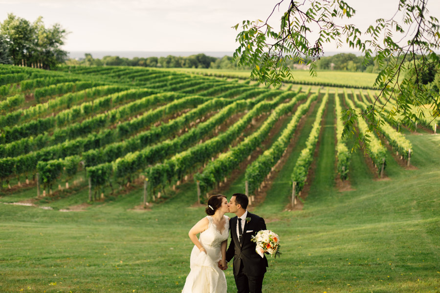 Wedding photos at Mike Weir winery
