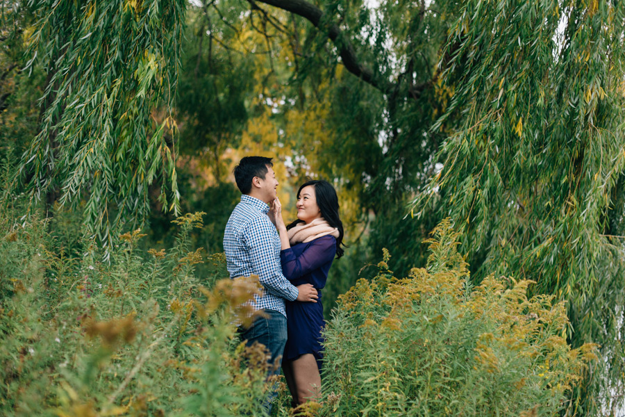 Fall engagement picture ideas