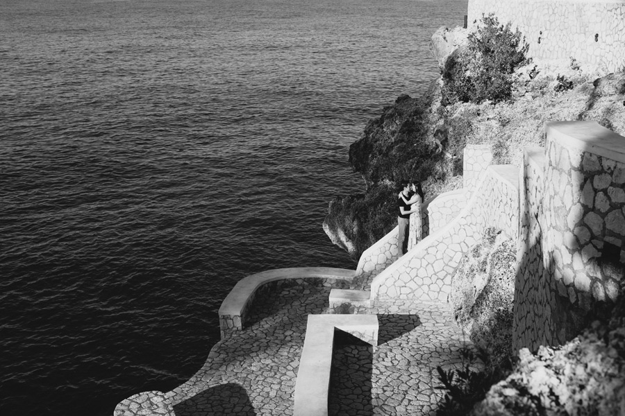 negril engagement photos on the cliffs