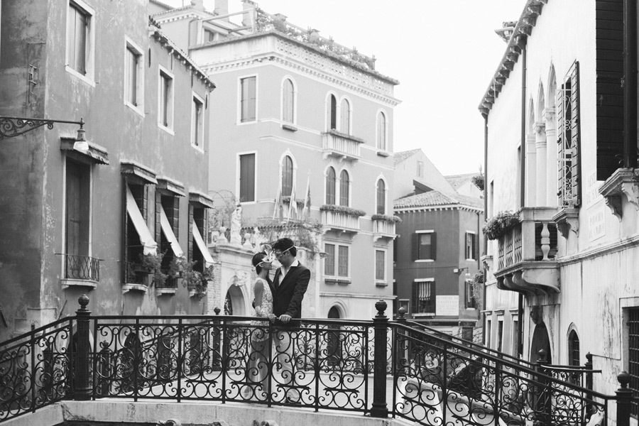 Romantic Venice honeymoon pictures