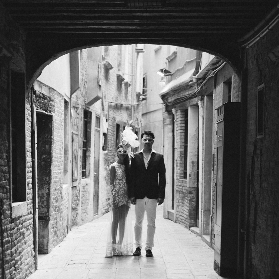 honeymoon session photos in Venice