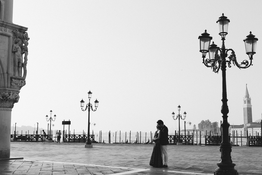 Honeymoon portrait session in Venice