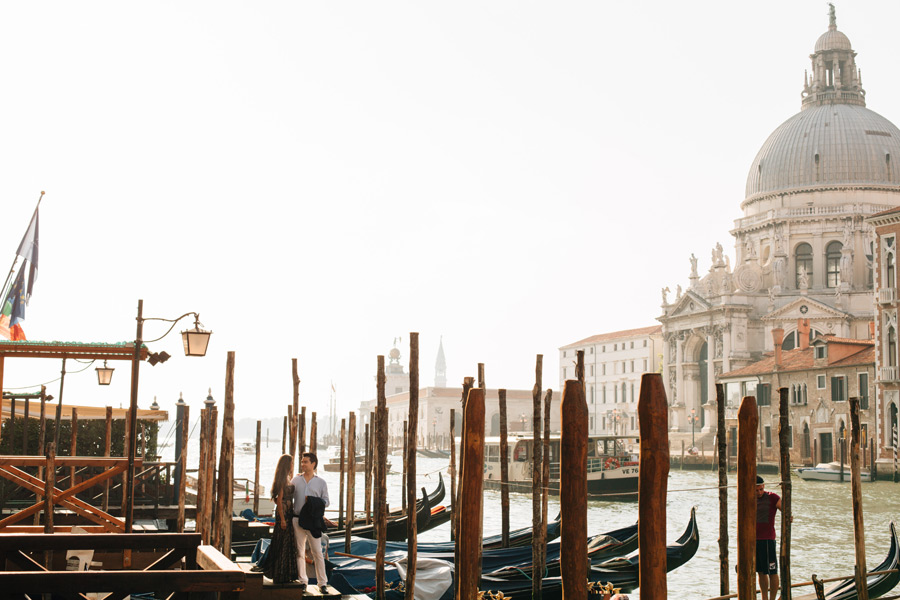 Grand Canal honeymoon couples photo shoot Venice