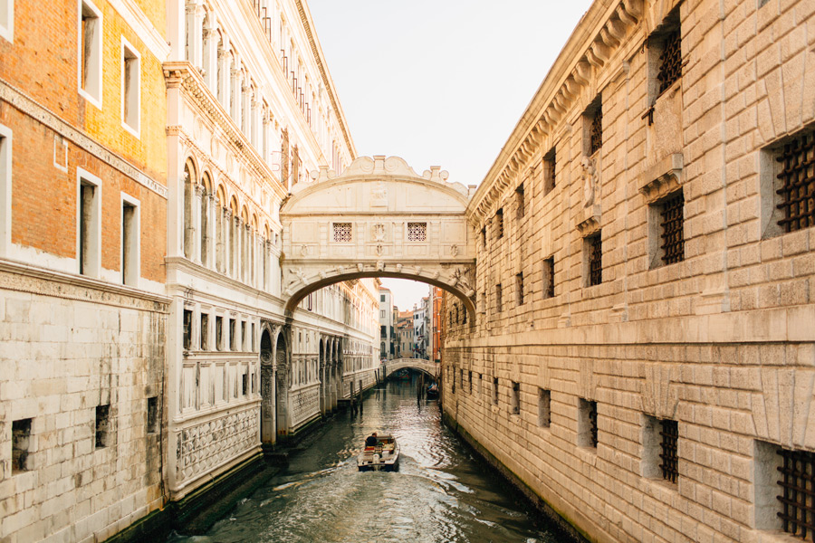 the bridge of sigh venice