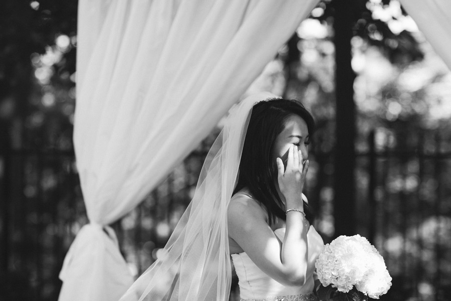 Wedding photos that capture emotion