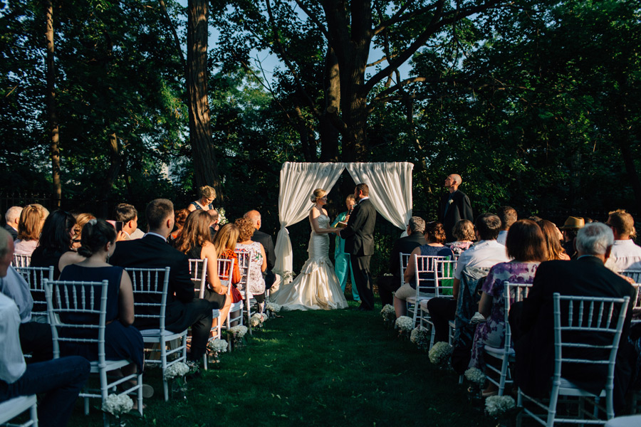 Candid wedding pictures